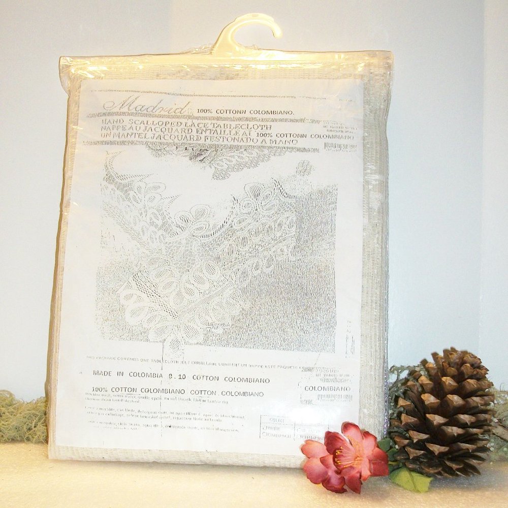 MADRID Hand Scalloped Lace Tablecloth Champagne 62X86 Oblong NIP 100% Cotton